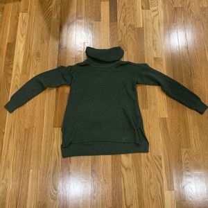 Hollister Turtle Neck Sweater (Cold Shoulder)